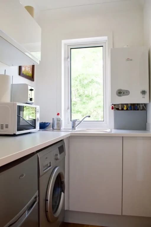 1 Bedroom Flat Near City Centre - photo 11