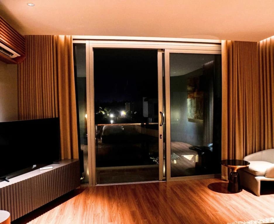 Regal Riverside Villas - photo 5