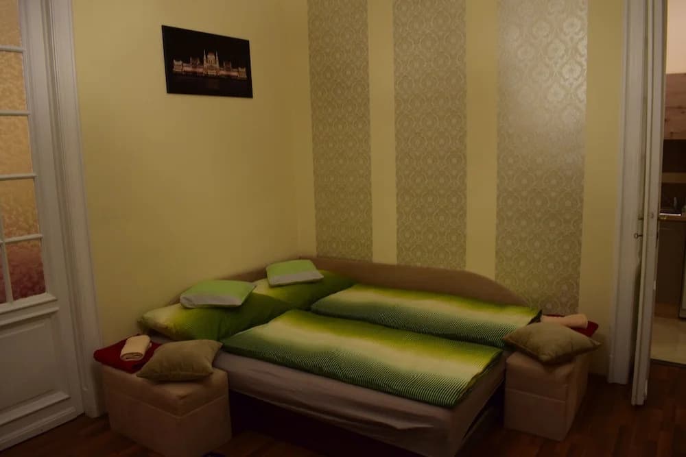 Orient Deluxe Apartments - photo 5