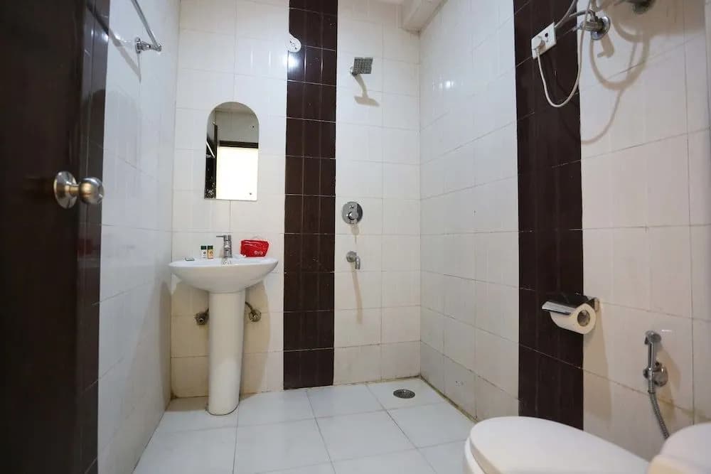 OYO 10048 Hotel Aditya Inn - photo 7
