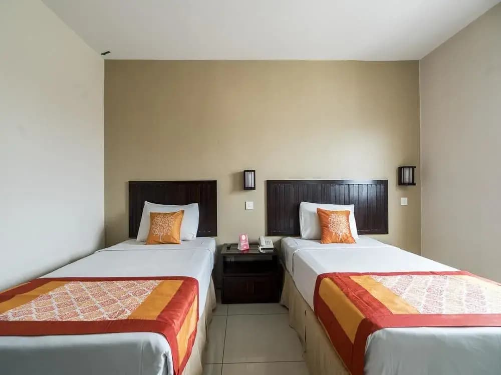OYO 244 Family Hotel - photo 2