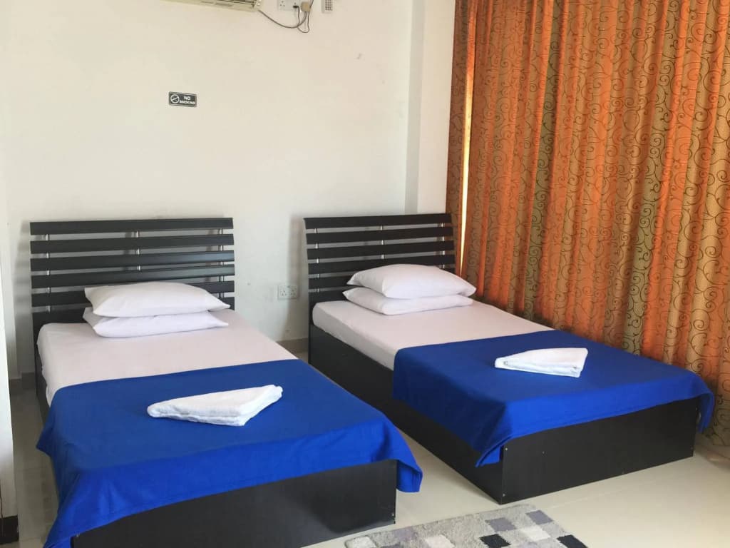Roashanee Guest House - photo 2
