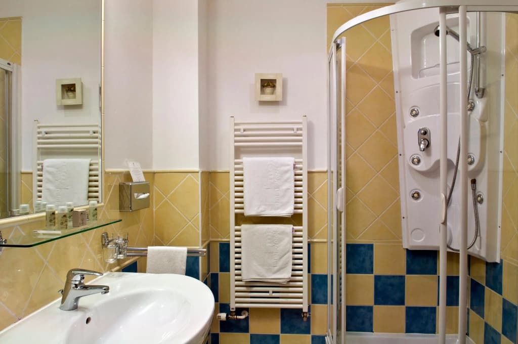 Mamaison Hotel Andrassy Budapest - photo 9