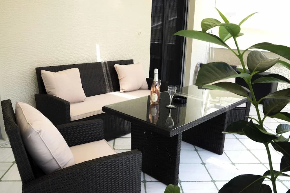 athens jacuzzi suite - photo 10