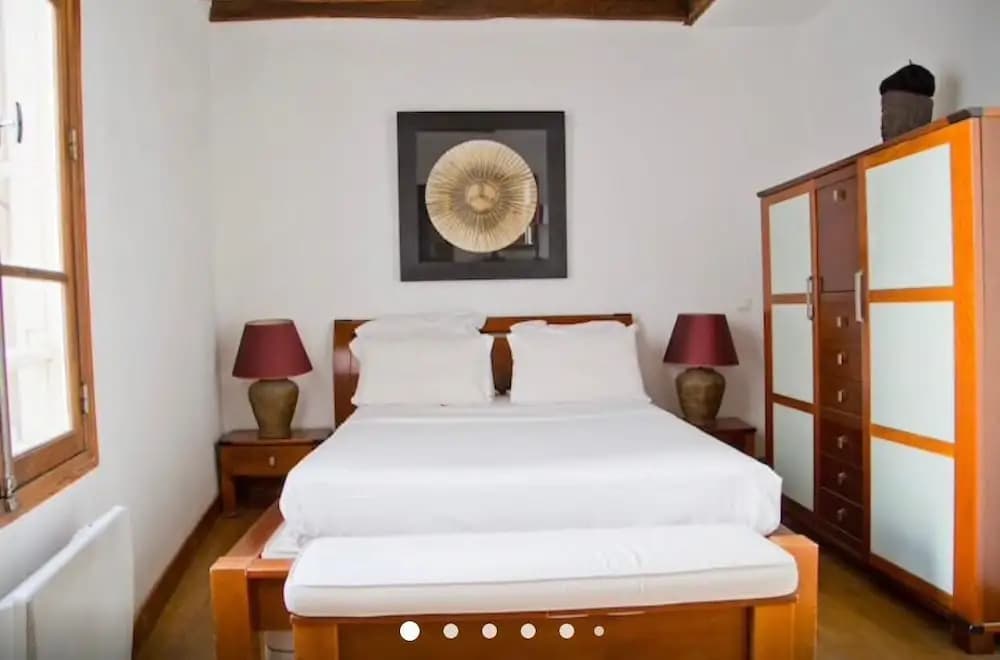 Saint Sulpice Apartment - photo 8