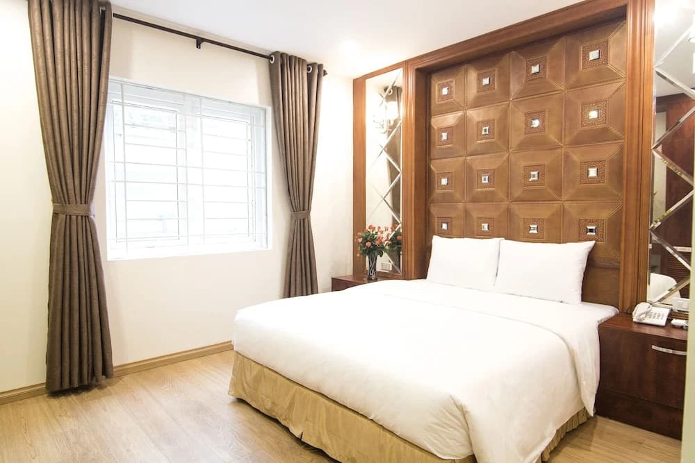 New Century Hotel - photo 8