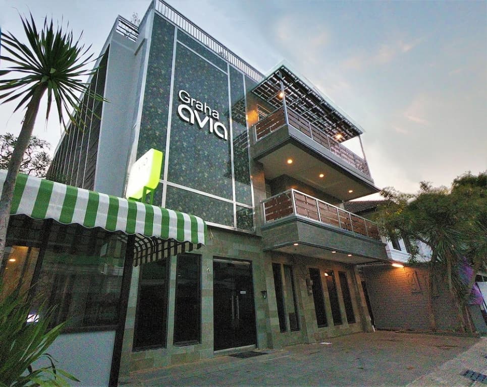 RedDoorz Plus near Mall Taman Anggrek 2 - main photo