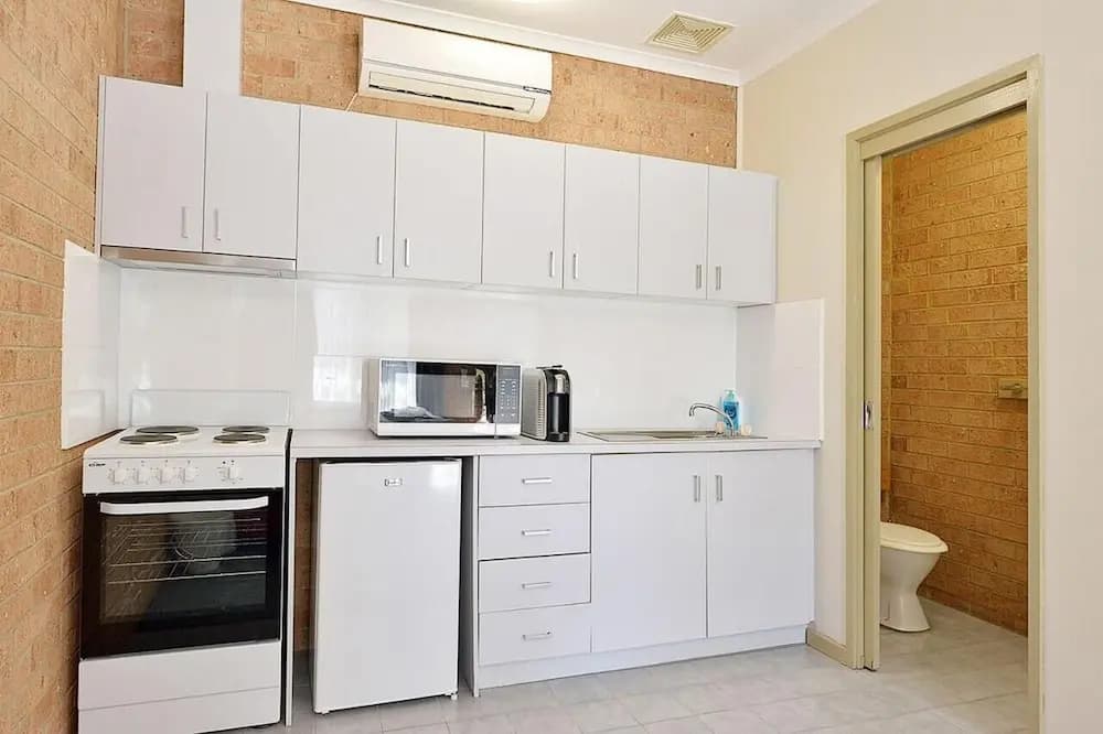 Cranbourne Motor Inn - photo 13