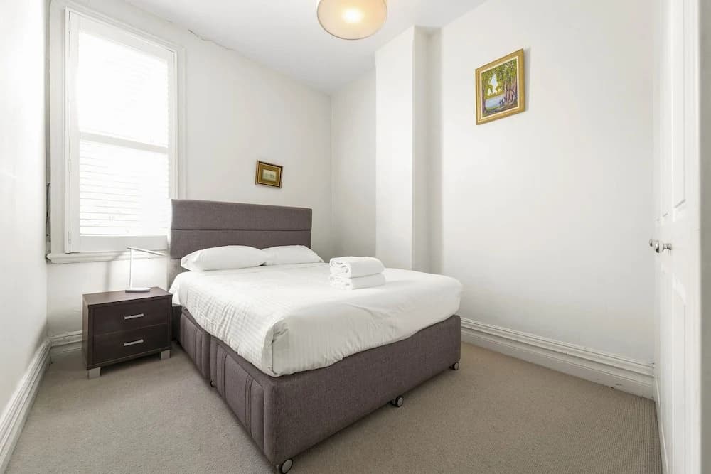Light Filled Charming Townhouse - photo 2