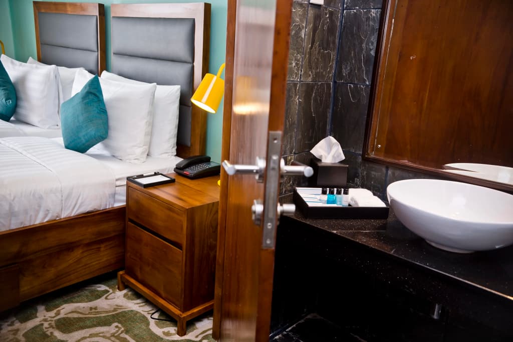 Ocean Edge Suites & Hotel Colombo - photo 5