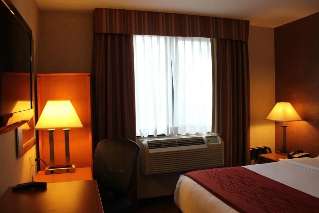 Bellerose Inn - photo 4