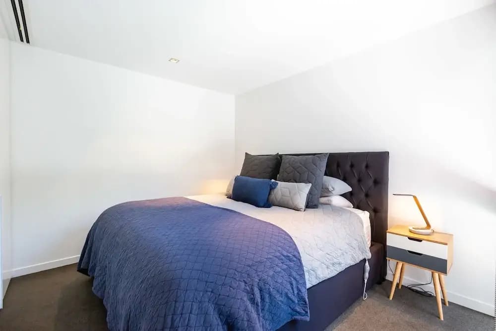 Rosa, 2BDR Richmond Apartment - photo 15