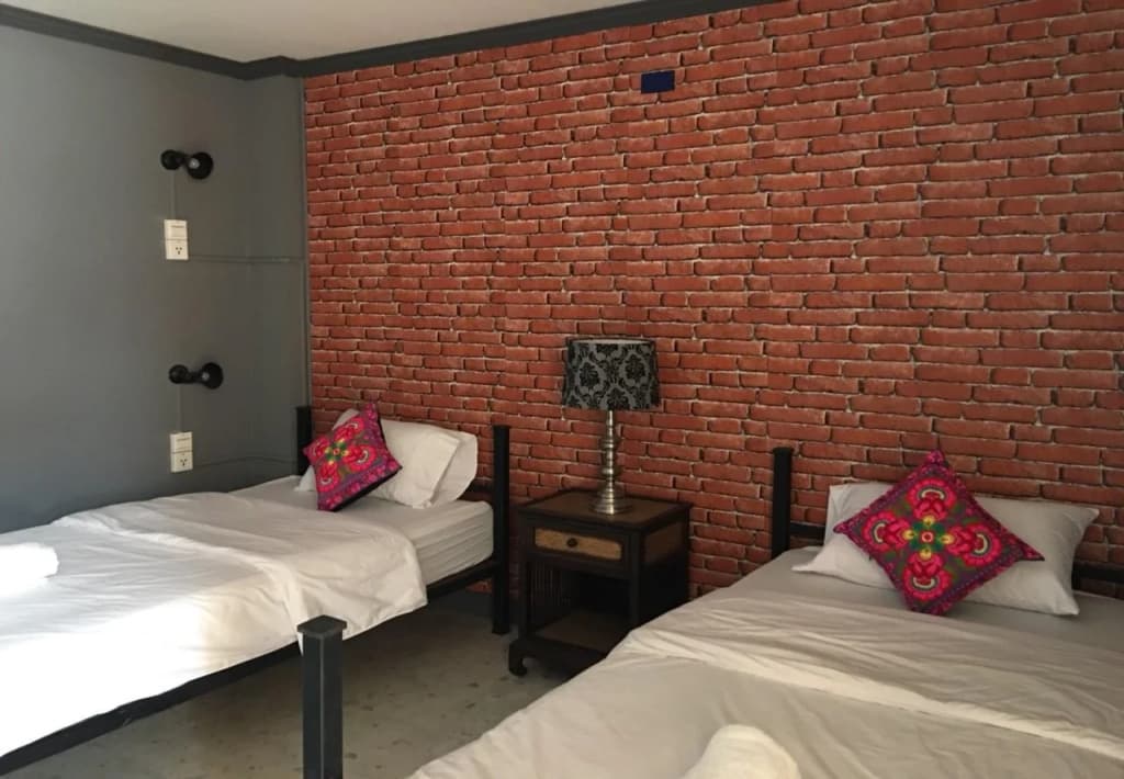 Baan Lansa Bed & Bar - Hostel - photo 4