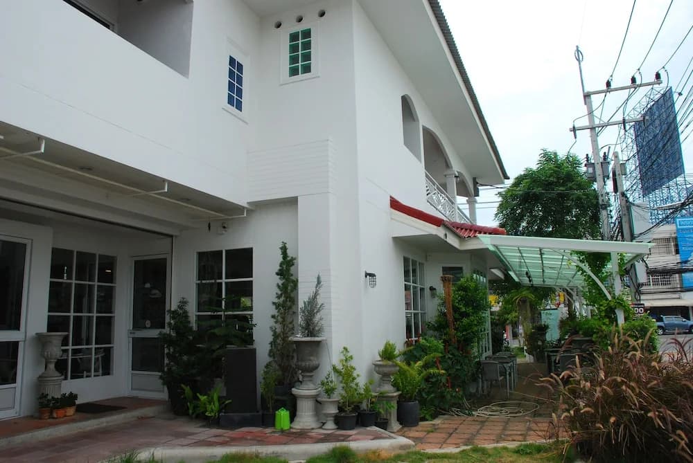 Bliss Guesthouse - photo 13
