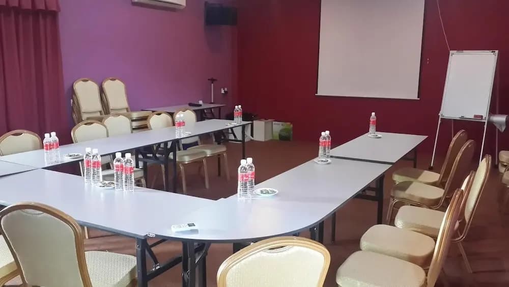 Avida Hotel - photo 10