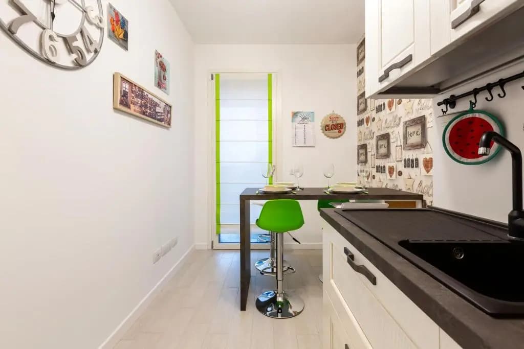 Fiera Milano Flat with Garage - photo 8