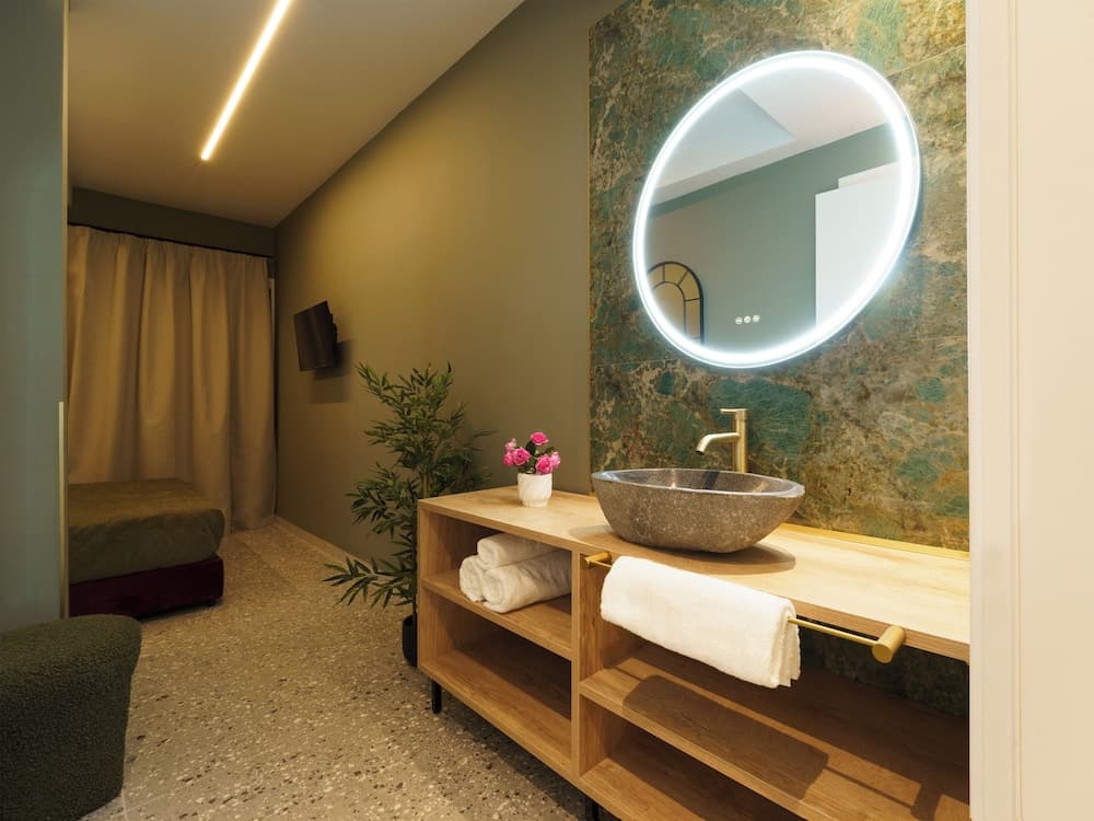 Ernest Suites Psiri - photo 8