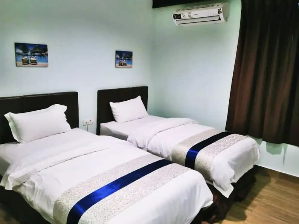 Summer Hotel - photo 3