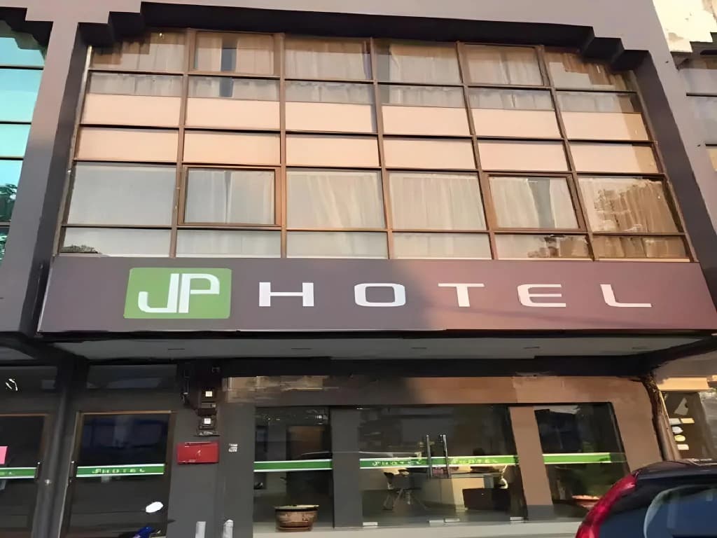 JP Hotel Jalan Stadium - photo 12