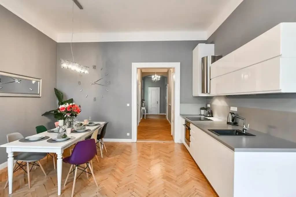 Cosmopolitan Central Prague Apartment - photo 14