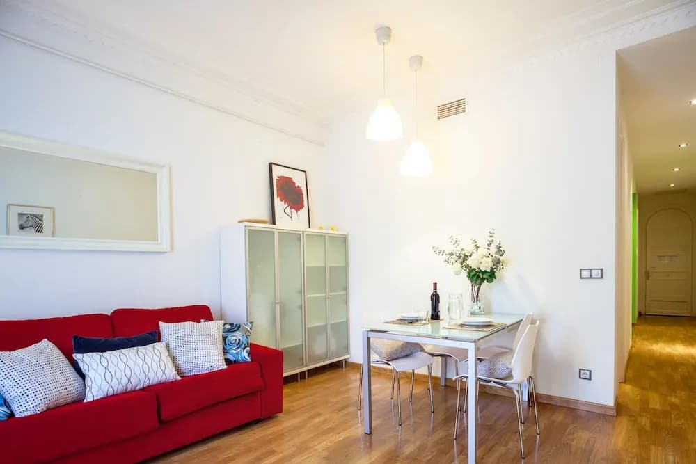 Feel at Home Gran Via Apartments - photo 6