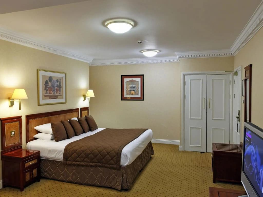 Grange Clarendon - photo 27