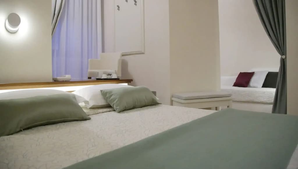 Hotel Renaissance - photo 5