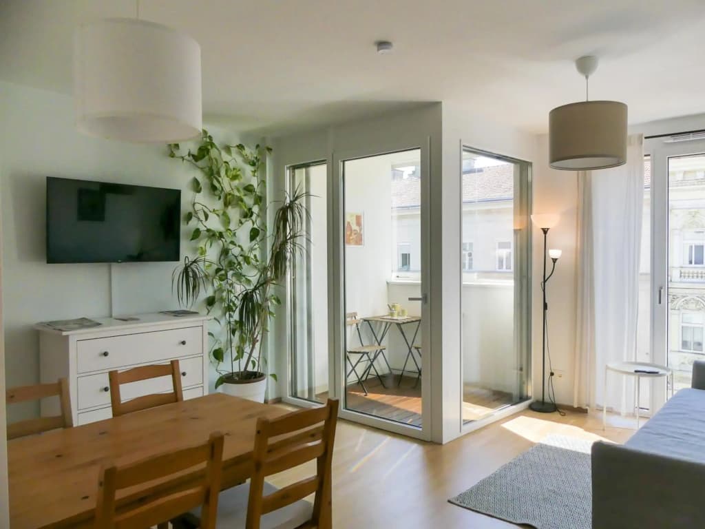 Vienna Sunny Side Up Apartments - photo 10