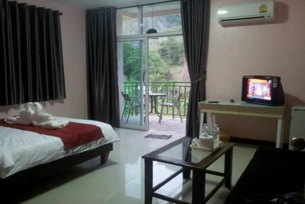 Tawantai Hotel - photo 4