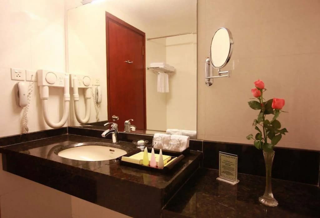 Flower Garden Hotel - photo 11