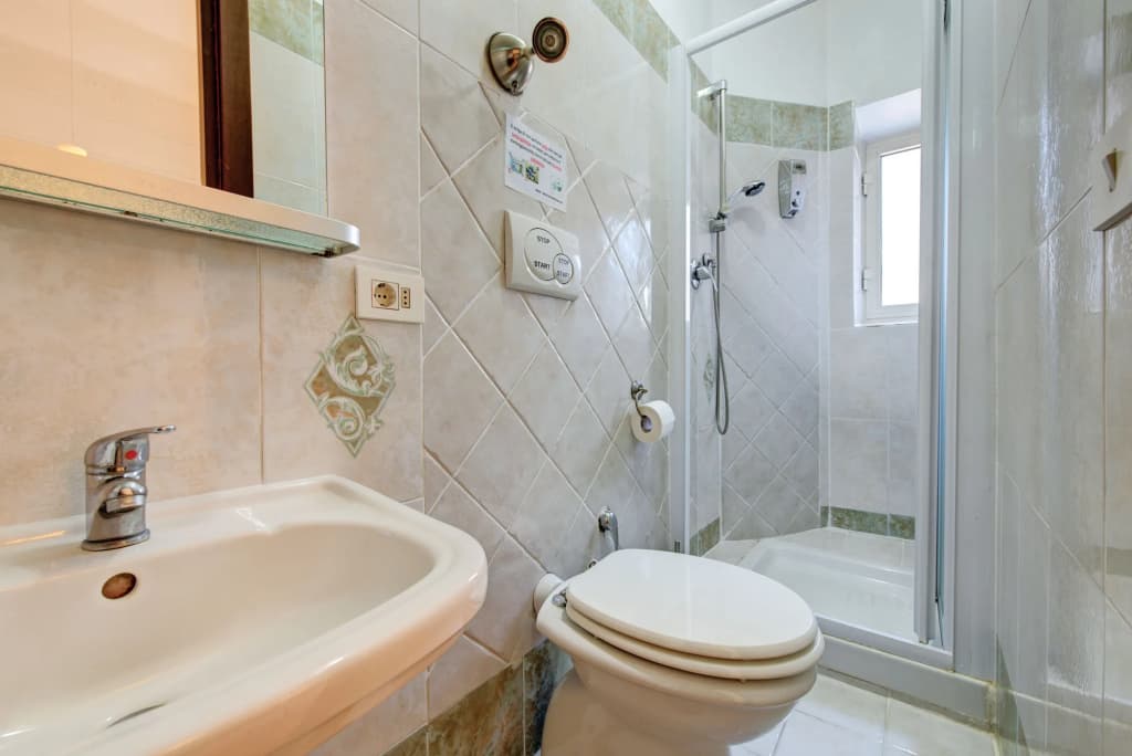 In the Center Guesthouse - photo 10