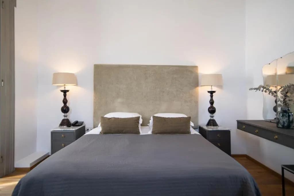 Emporikon Athens Hotel - photo 4
