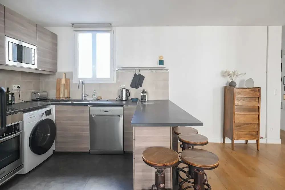 Modern Apartment - 2br-4p- Canal Saint-martin - photo 15