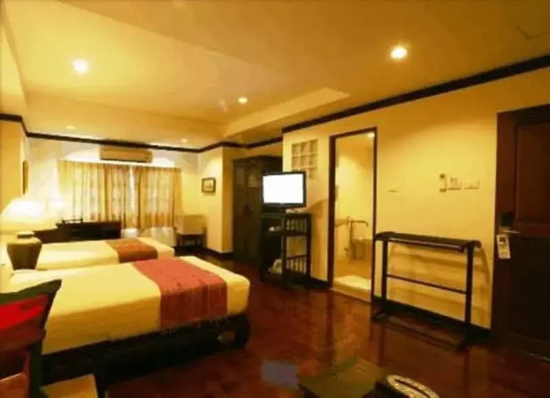 Cucumber Inn Suites - photo 5