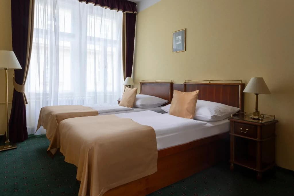 William Sivek Hotels - photo 7