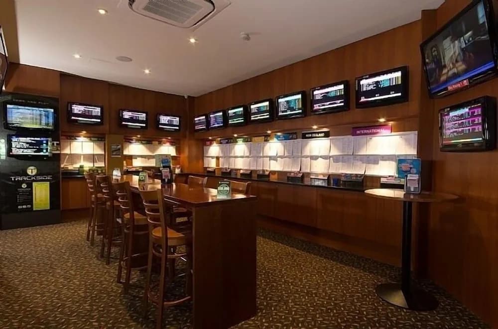 Royal Hotel Springwood - photo 9
