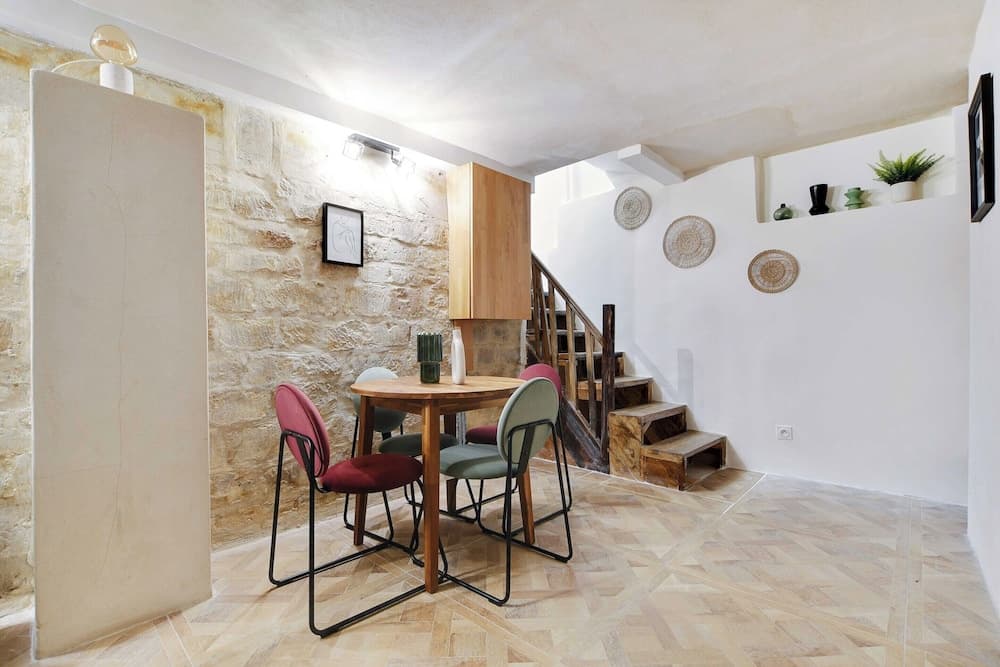 Charming Appt- 4p/1br- in the Heart of the Marais - photo 12