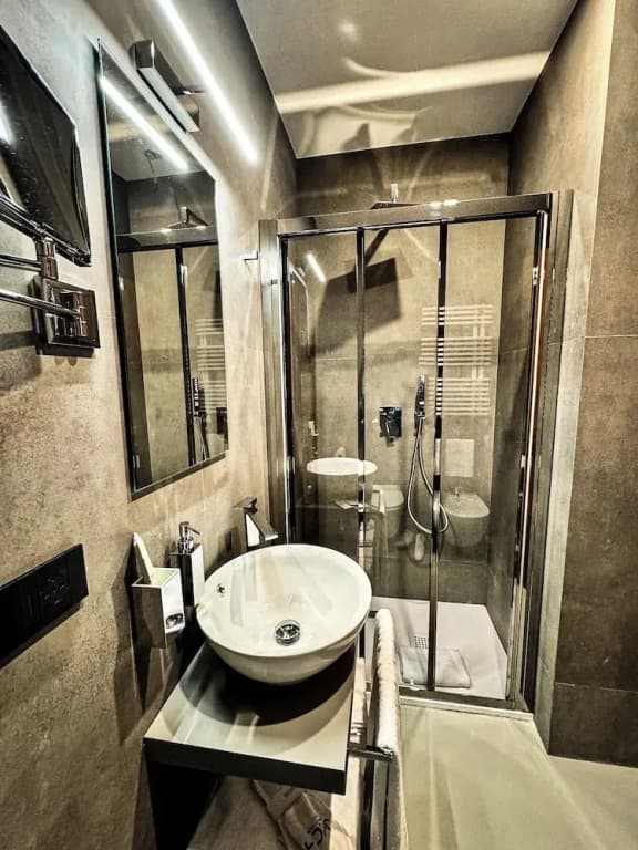 J Maluni City Hotel - photo 46