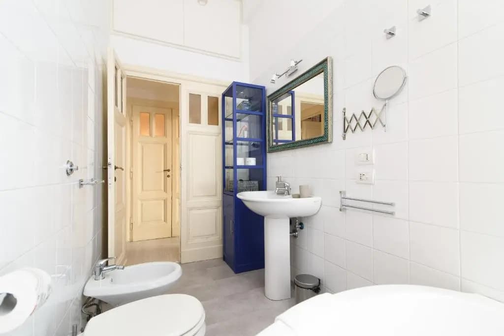 White Napoleone Apartment - photo 8