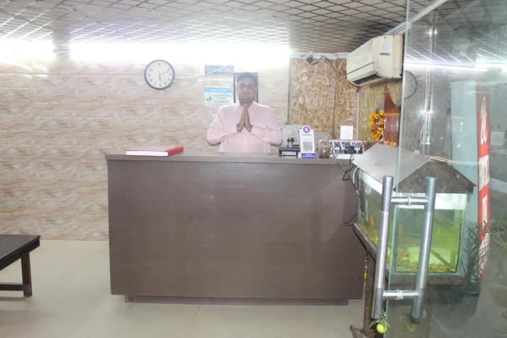 Hotel Shree Continental - photo 8