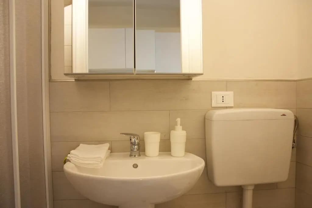 Renovated Central Suites - photo 7