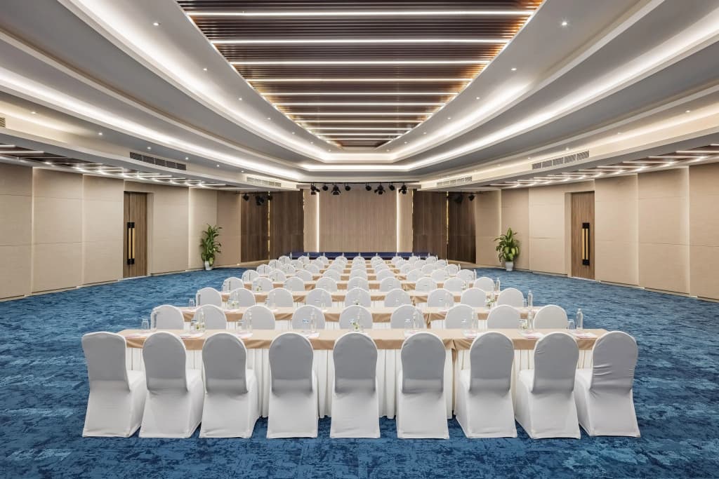 Melia Danang Beach Resort - photo 20