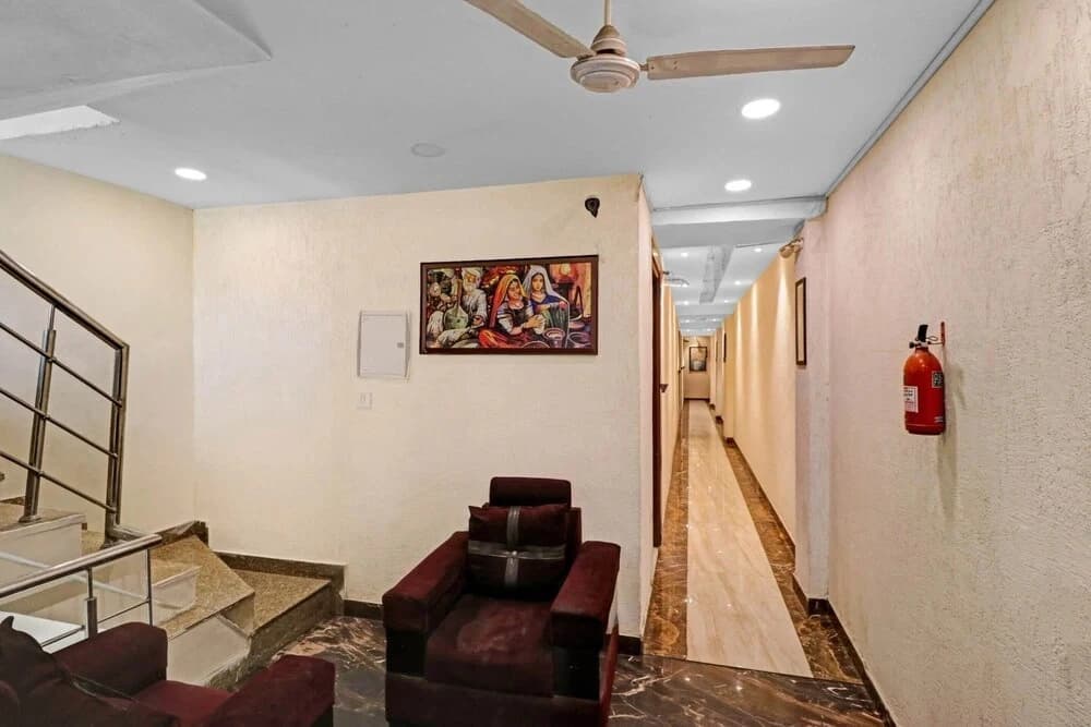 Grand Imperial by OYO Rooms - photo 9