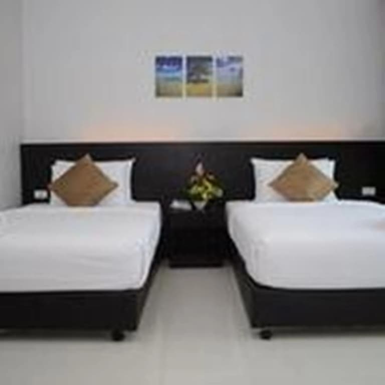 Nai Yang Beach Hotel - photo 8