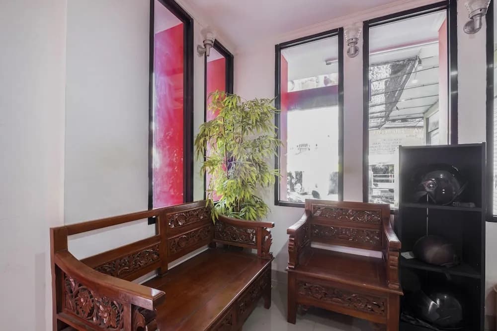 RedDoorz near Art Centre Bali - photo 7
