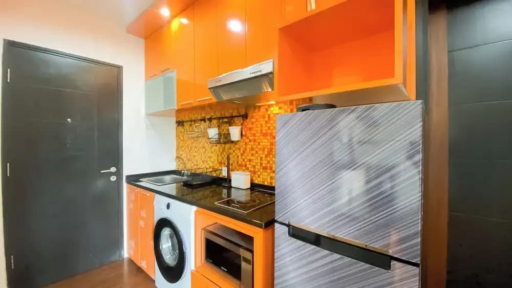 Good Choice and Homey 2BR Apartment at Belmont Residence Puri - photo 17