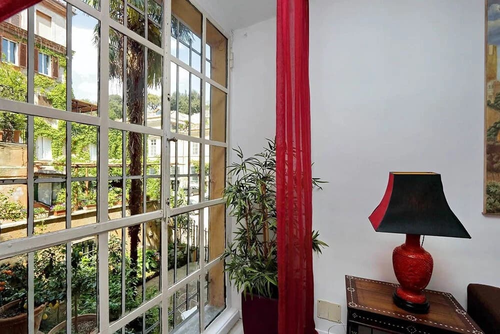 Spanish Steps Charming Apartment - photo 11