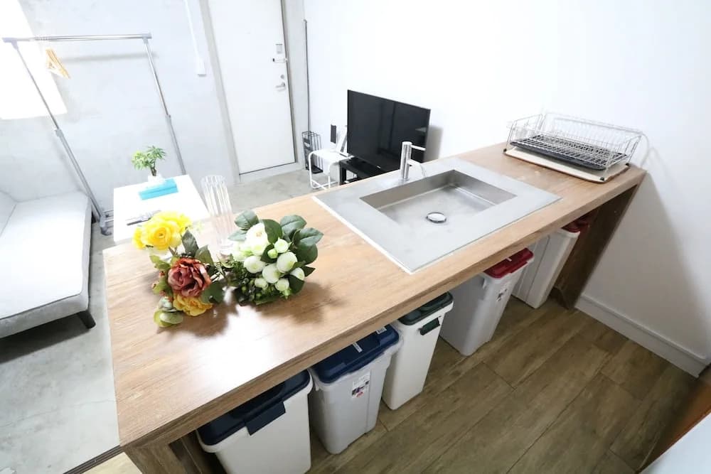 Simon's house Shinjuku - photo 4