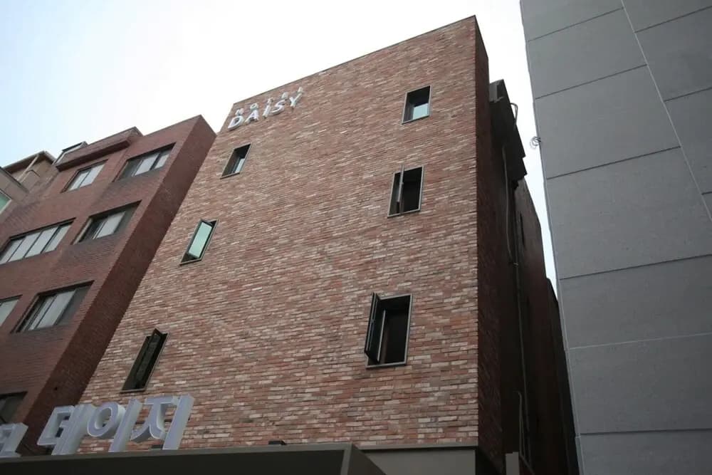 Sinchon Localfriends Hotel - photo 1