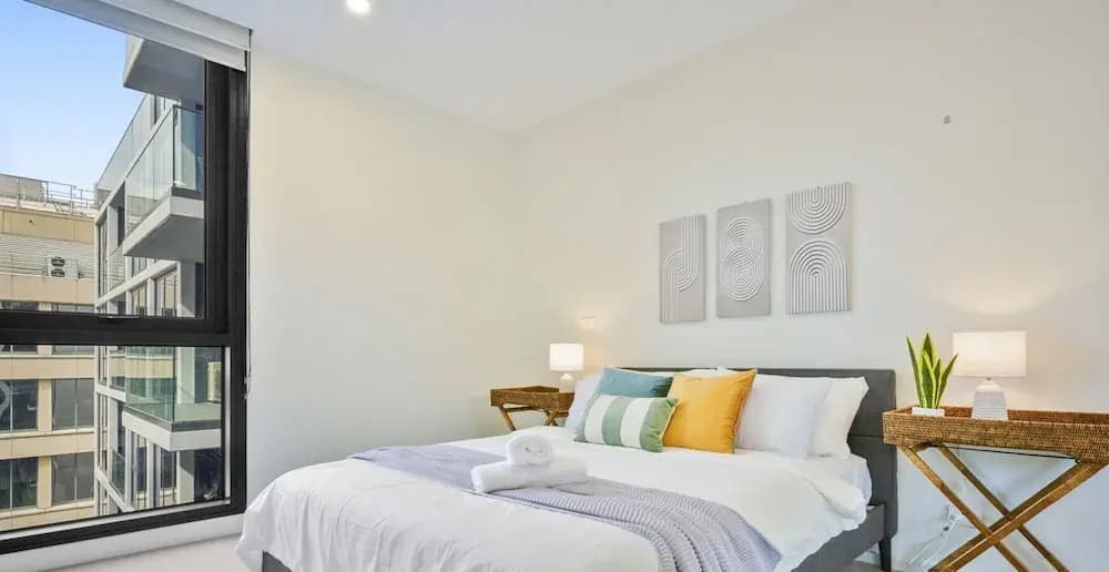 Kozyguru | Moonee Ponds | Modern 1 Bed Apt Parking - photo 2